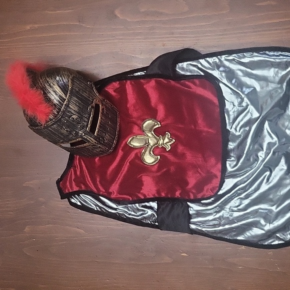 Shire/knight Halloween costume - Picture 1 of 2